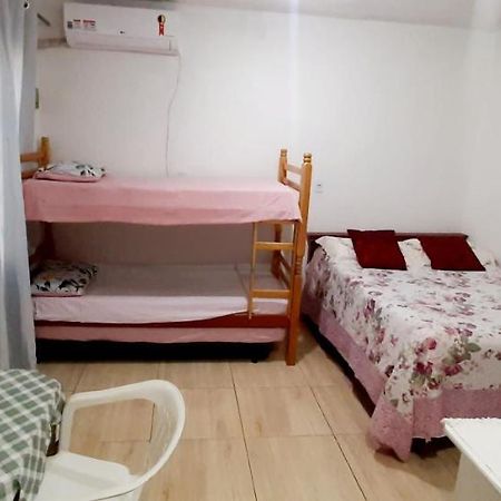 Kitnet S2 Em Torres-Rs - Na Mais Bela Praia Gaucha - Cozinha - Banheiro - Ar Condicionado - Tv Smart 32' - Wi-Fi - Estacionamento - Anfitria Superhost No Bnb エクステリア 写真