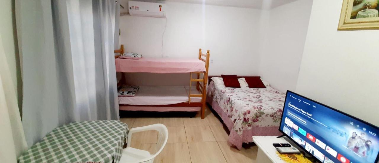 Kitnet S2 Em Torres-Rs - Na Mais Bela Praia Gaucha - Cozinha - Banheiro - Ar Condicionado - Tv Smart 32' - Wi-Fi - Estacionamento - Anfitria Superhost No Bnb エクステリア 写真