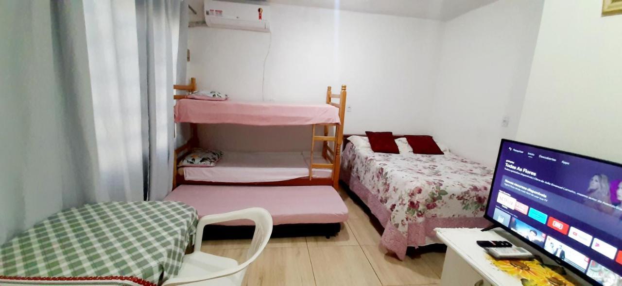 Kitnet S2 Em Torres-Rs - Na Mais Bela Praia Gaucha - Cozinha - Banheiro - Ar Condicionado - Tv Smart 32' - Wi-Fi - Estacionamento - Anfitria Superhost No Bnb エクステリア 写真
