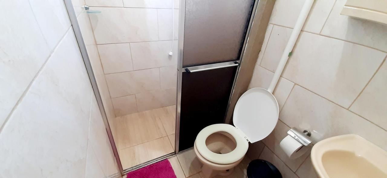 Kitnet S2 Em Torres-Rs - Na Mais Bela Praia Gaucha - Cozinha - Banheiro - Ar Condicionado - Tv Smart 32' - Wi-Fi - Estacionamento - Anfitria Superhost No Bnb エクステリア 写真